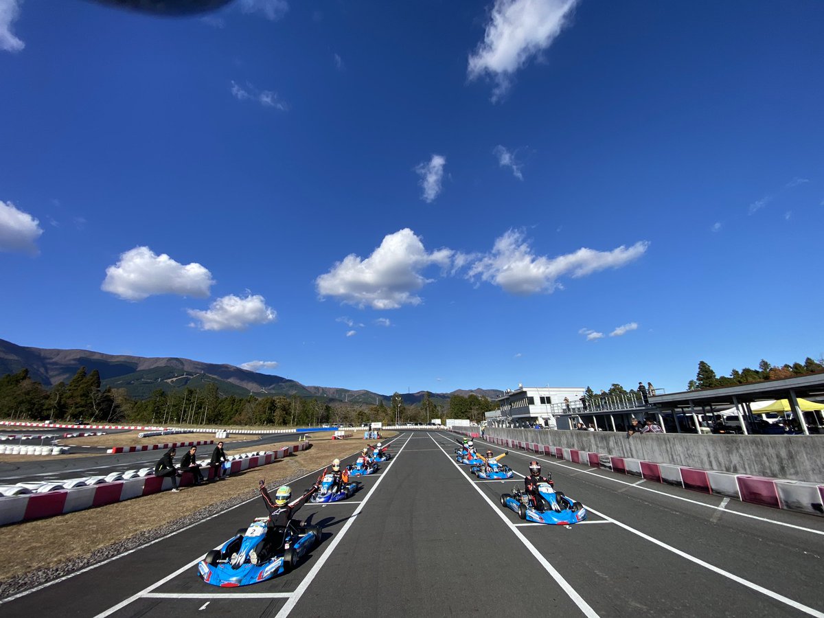 at_circuit's tweet photo. 今年のイベントのひとつ、ティロットソンT4シリーズはAPGにて全8回行います👍
ちょっとガチ気味なSLシリーズとかなりユル目なKSAGAME。詳しくはweb siteを是非ご覧ください🏎️

https://t.co/76DUKhxqF0 https://t.co/hACHhW95p0
