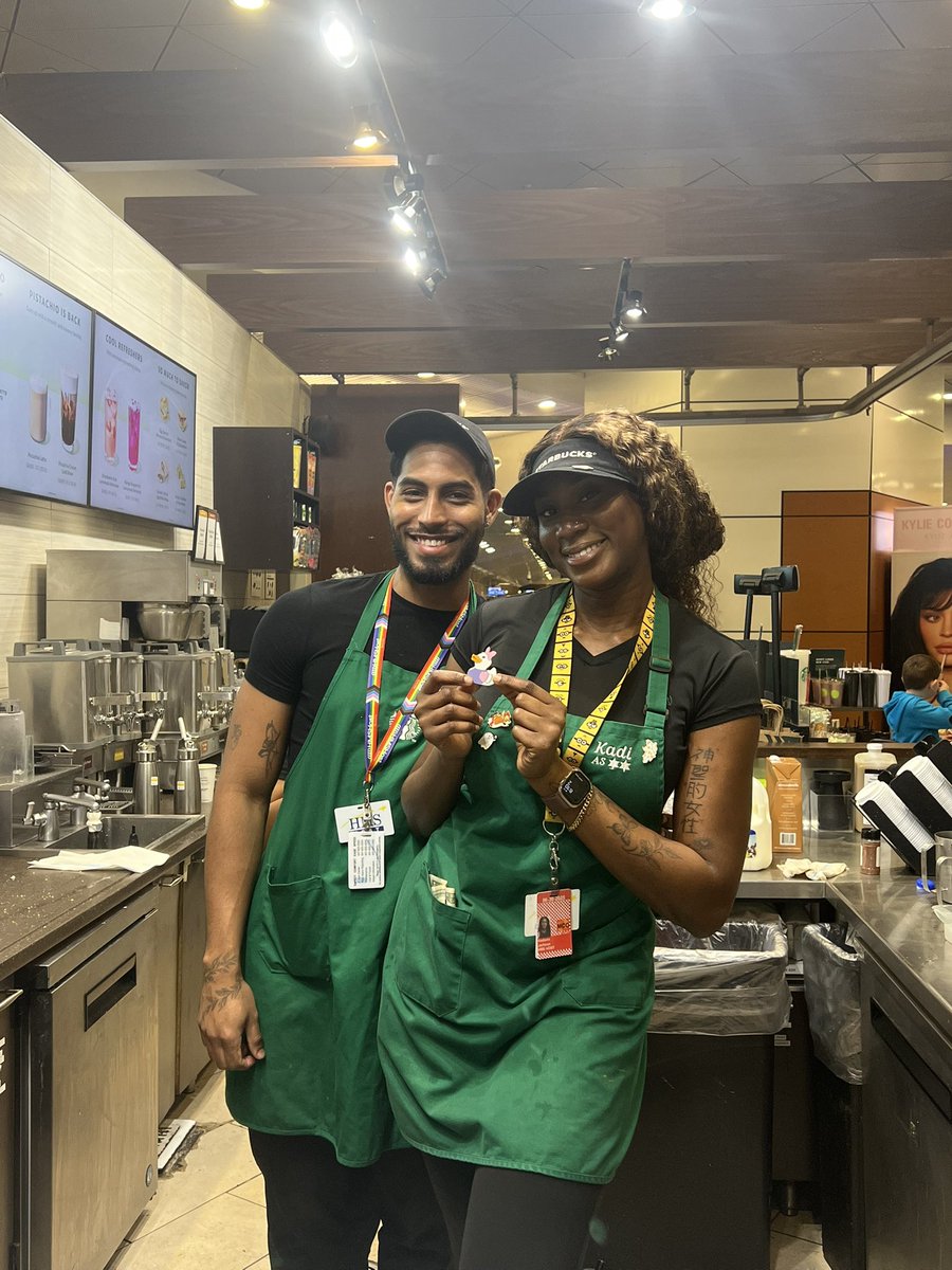 Shout out to Kadi and friends at the <a href="/MCO/">Orlando International Airport</a> <a href="/Starbucks/">Starbucks</a> for getting 15 drinks for tired <a href="/BallState/">Ball State</a> students ready in record time with a smile! #CustomerService