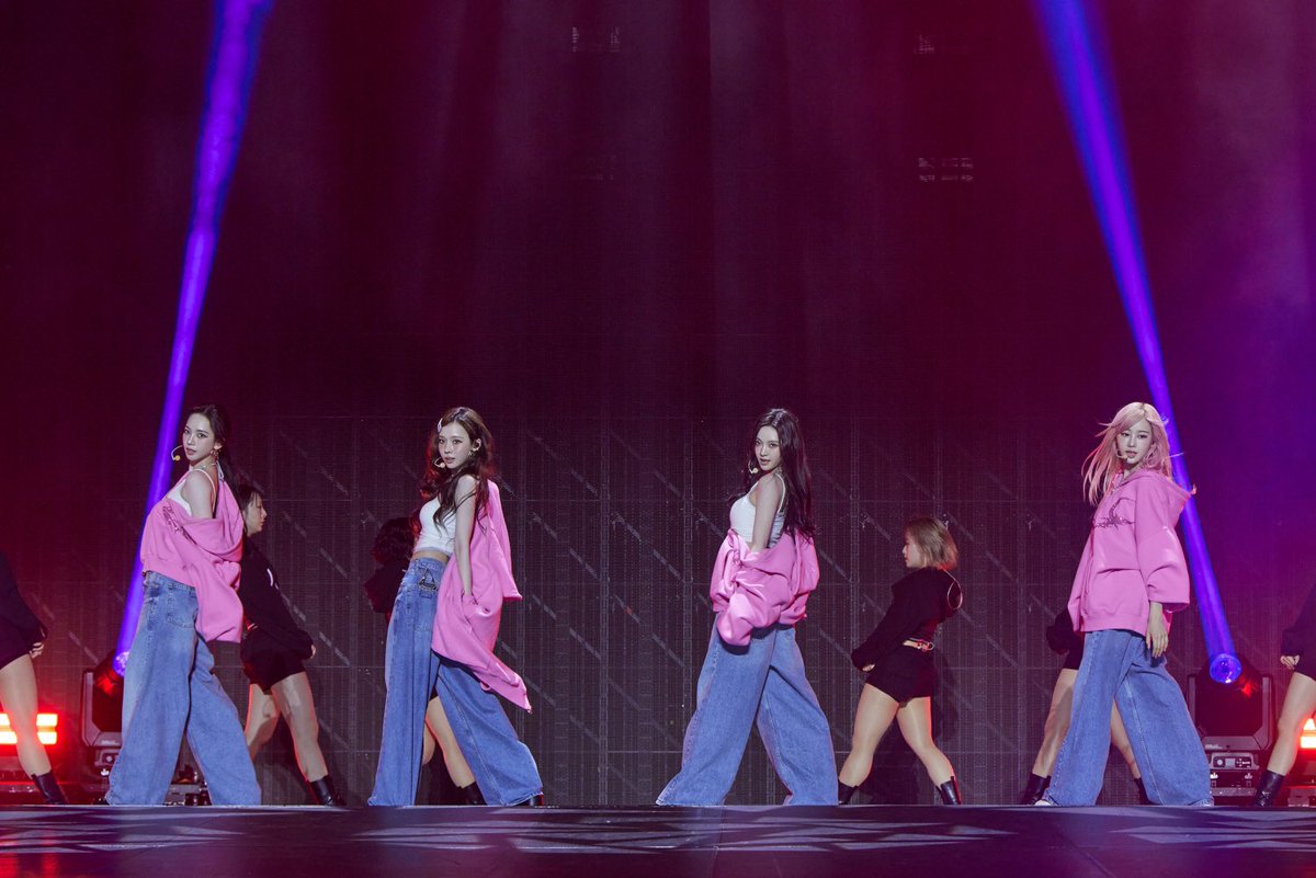 #에스파 LA 공연 성황! 수익금 일부 화재 피해자 지원에 기부
‘그래미 스타’ 토리 켈리도 함께 즐긴 ‘쇠 맛’ 무대!

m.entertain.naver.com/article/112/00…

#aespa #æspa #에스파
#SYNK_PARALLELLINE
#SYNK_PARALLELLINE_LOSANGELES 
#aespa_SYNK_PARALLELLINE