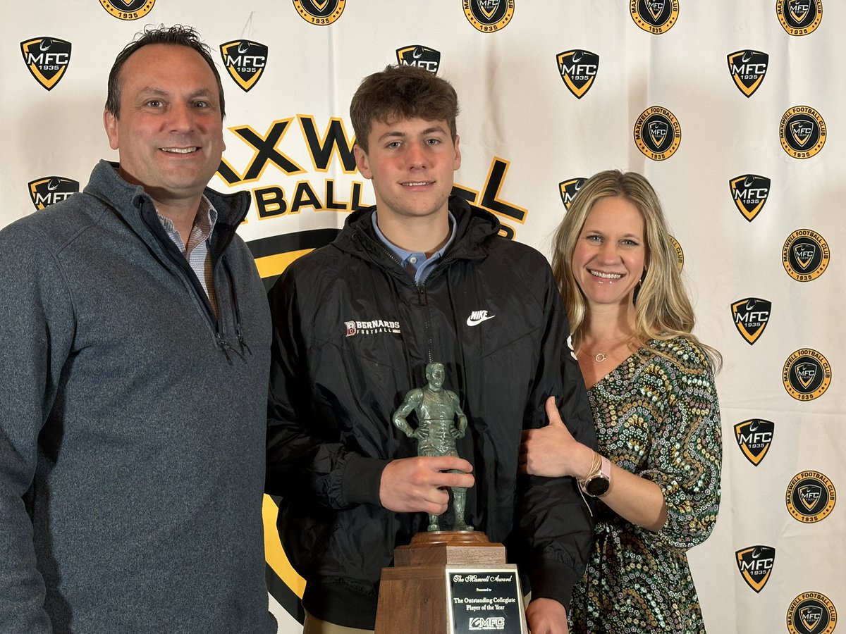 9Jackmorra's tweet image. Very fun day today @MaxwellFootball banquet. Very honored to receive this award. @dcarmon21 @BHSFootballTeam @FandMFootball @DerosaNate