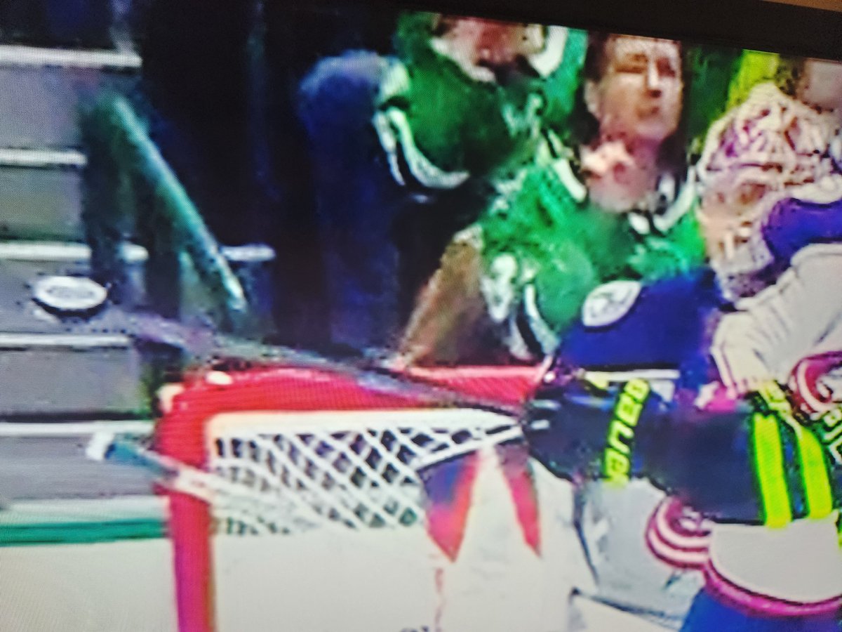 77_corby's tweet photo. How in the hell is this a goal? @BlueJacketsNHL #cbj #stars https://t.co/U079WZPmNC