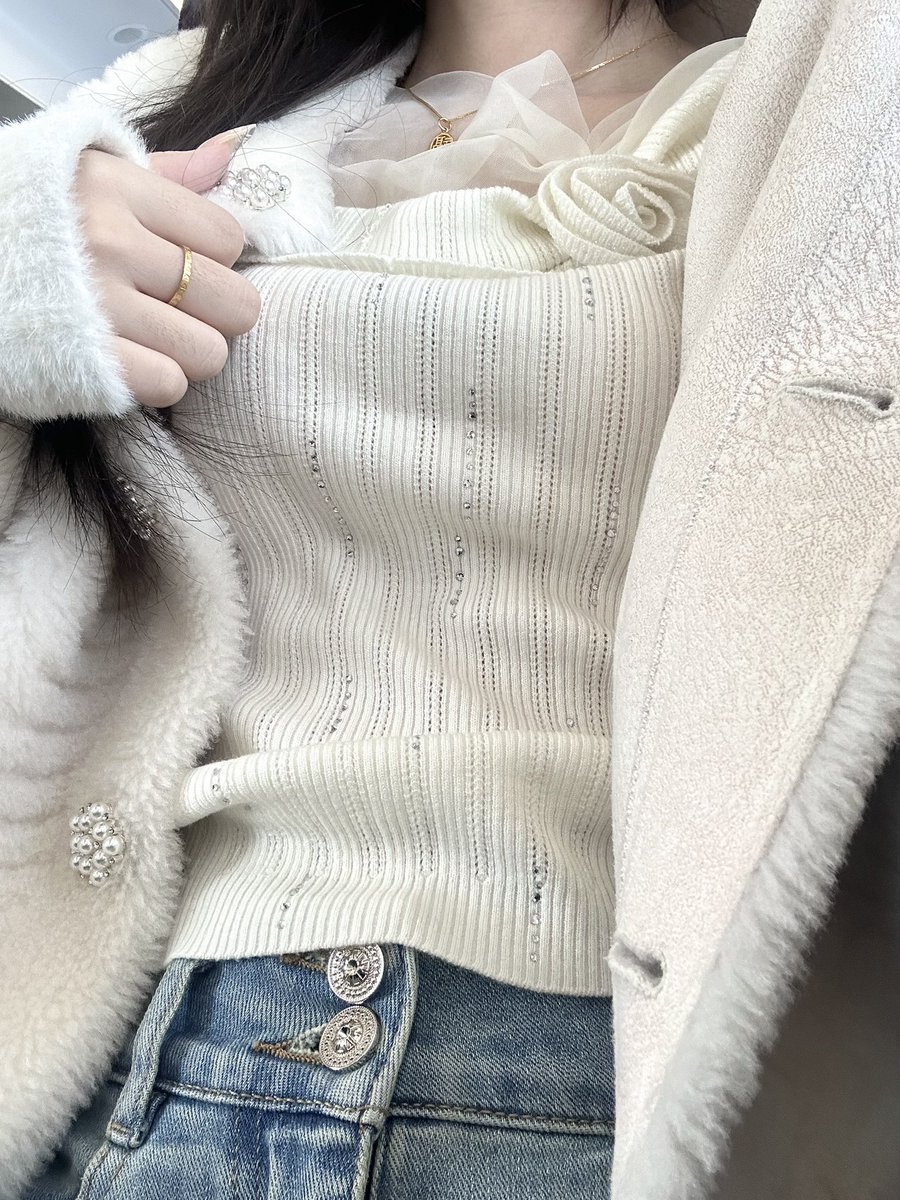 其实本人的日常穿搭是..:P