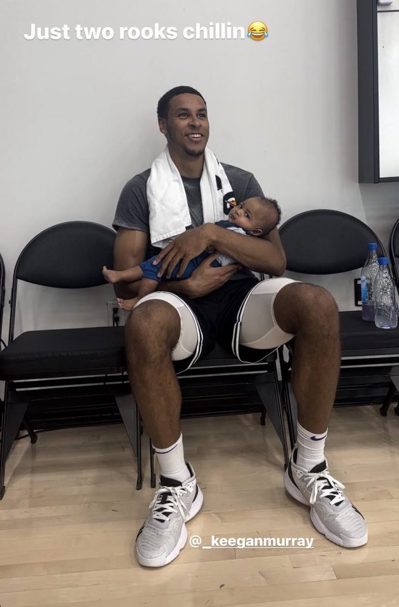KeegMuse's tweet photo. End of the Uncle Keegs Era 💔 https://t.co/jSVNQs5lY4