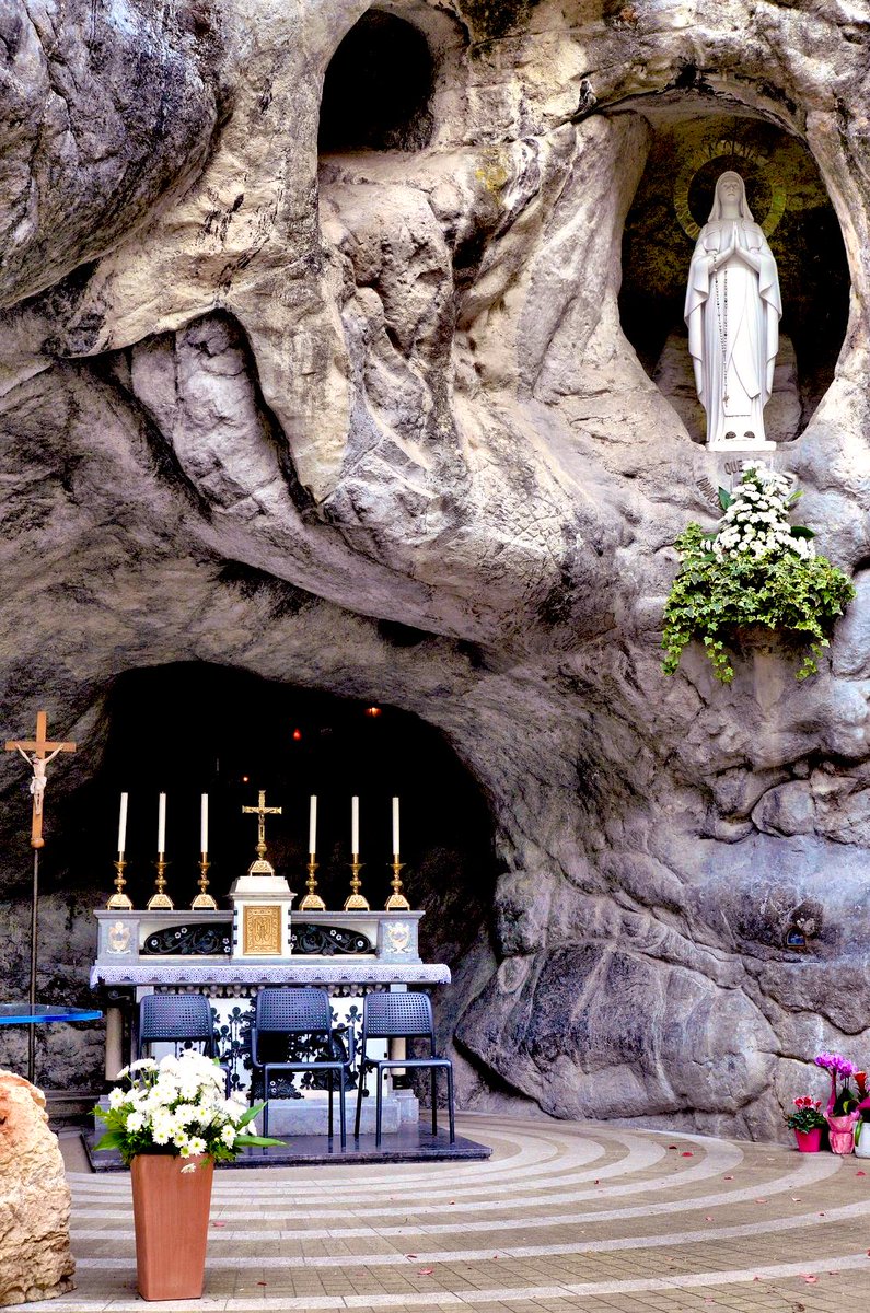 RosaryMum's tweet photo. ‘I am the Immaculate Conception’

Our Lady of Lourdes, pray for us https://t.co/3ZhgxXpavZ