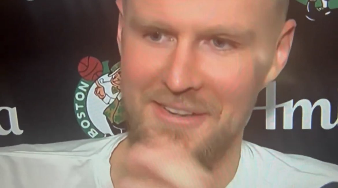CelticsParquet's tweet photo. The Celtics are undefeated since they began earning with meat. https://t.co/6UleDNQeQr