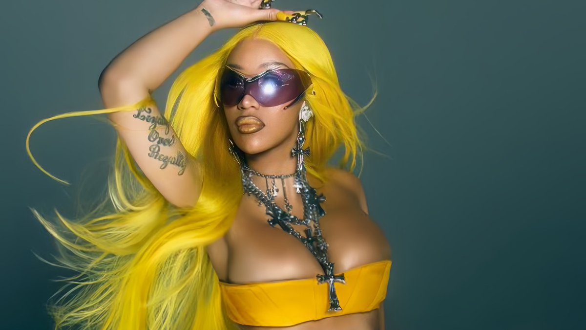 chartdata's tweet image. Doechii joins Cardi B and Lauryn Hill as the only female rappers in history to win 'Best Rap Album' at the #GRAMMYs.