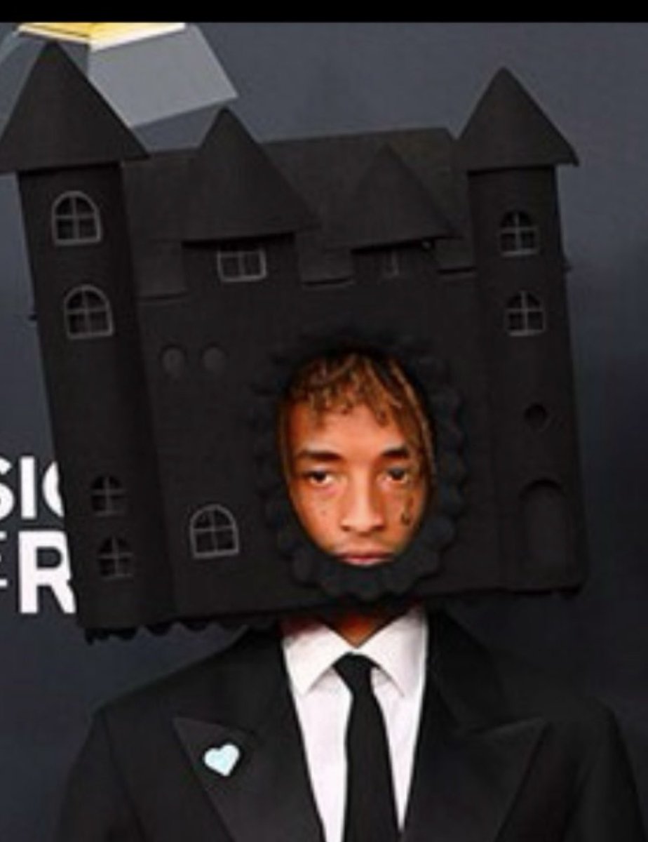 When you’re grounded and Mom says you can’t leave the house #Grammys2025