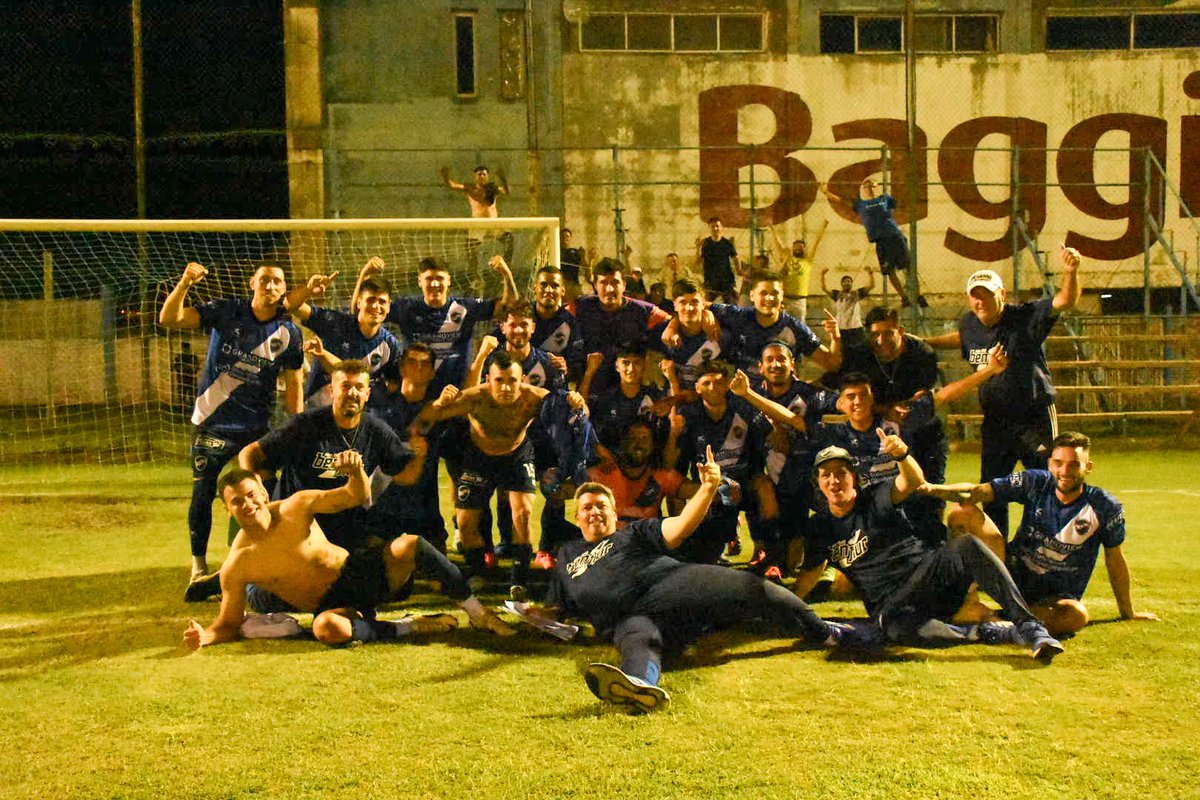 clubbenhur's tweet photo. ⚽️ 🔚 ¡SOMOS FINALISTAAAAAS!

Juventud 1 (3)  🆚️ #BenHur 1 (5)

#TorneoRegional 🏆
#VamosBenHur 🔵⚪🔵 https://t.co/GIKRZhjPVY