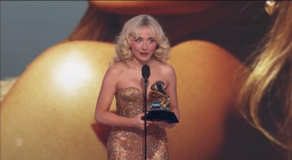 valrosiess's tweet photo. SABRINA GANÓ BEST POP VOCAL ALBUM!!!😭😭😭😭🩵   

#GRAMMYs  #Grammys2025 https://t.co/n6ouqhBA0t