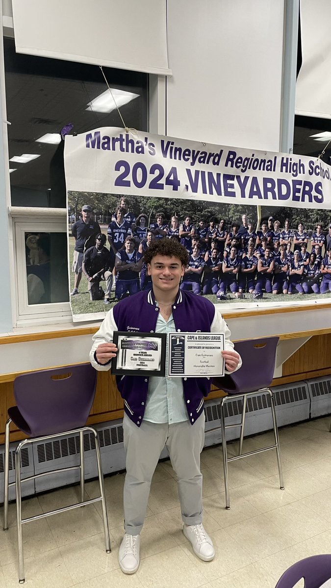 chug_33's tweet photo. Football banquet
- 4 year service award 🥇 
- All Cape and islands 🥇 
- William T Hagerty award 🥇 
- 4 Year Varsity
Most tackles for Dline (59)
Thank you MVRHS 💜 https://t.co/SdpvZWMgJf