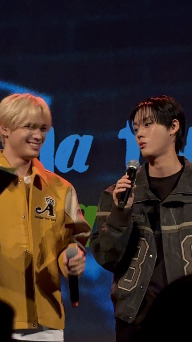 seongminsignal's tweet photo. HE LITERALLY LOVES TAG SO MUCH OH MY GOD https://t.co/eWneUta23y