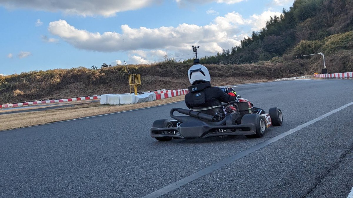BUZZ_KART_CLUB's tweet photo. おはようございます🏎️

BUZZ KART CLUB

初めての方は乗り方を説明してからご案内のため、安心して走行可能です👌👍

次回2月6日走行出来ます。

ご来場お待ちしております。

#レーシングカート
#新東京サーキット
#会員登録
#サブスク
#初心者大歓迎 https://t.co/G5rjFVBsdD