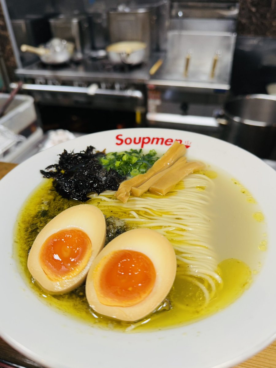 Soupmen2's tweet photo. 2/3(月)
皆様おはようございます
#Soupmen です🍜

週始めの月曜日✨さぁ気合い入れてw本日も皆様のご来店お待ちしております🙌

営業時間
11:00〜14:00
※ランチ営業のみの日 https://t.co/OqM3Jefq0w