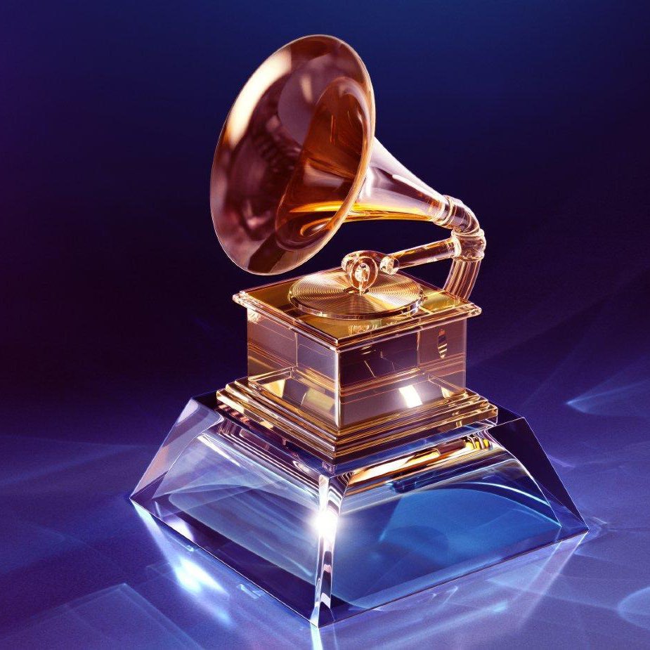 charts_sabrina's tweet photo. “Short n’ Sweet” wins an award for Best Pop Vocal Album at the 67th #GRAMMYs. https://t.co/rTWRm7ol4E