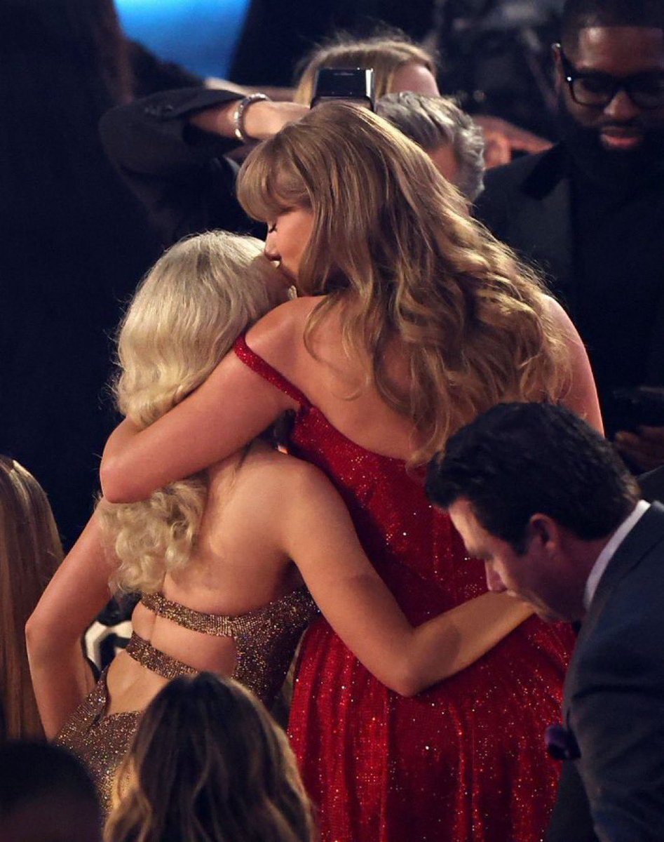 cinesquetv's tweet image. 