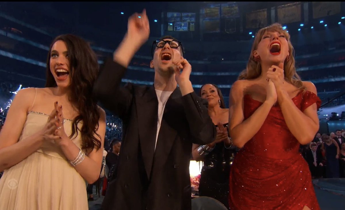 Taylor, Jack and Margaret celebrating Sabrina’s win #grammys