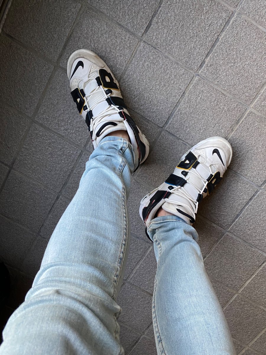 sneaker like tweet media