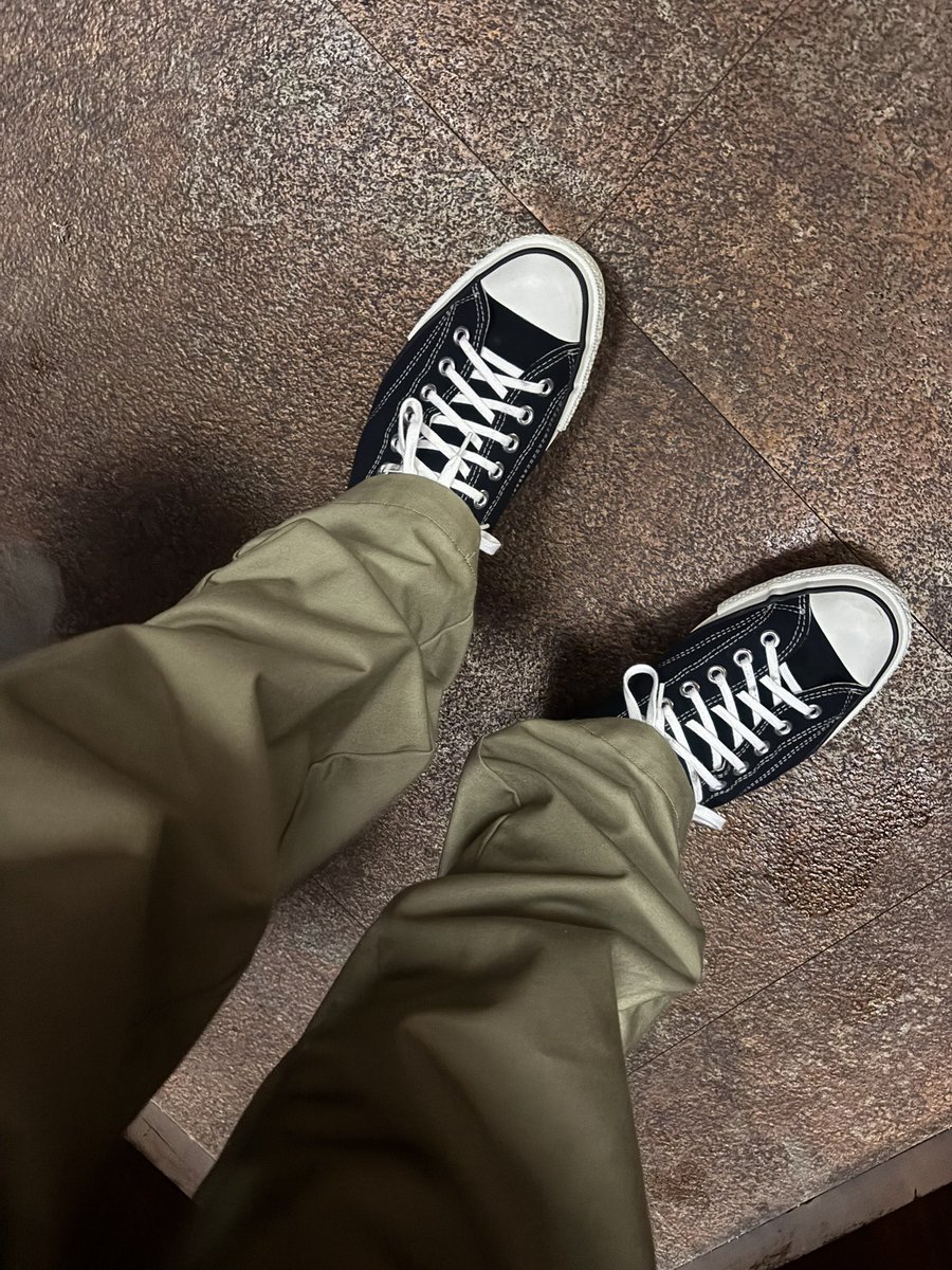 iWs0920's tweet photo. 今日は通院日。

CONVERSE TimeLine
ALL STAR J VTG 57 OX BLACK https://t.co/FQGt1lsP46