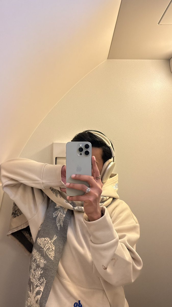 ๐
๐๐ก๐๐๐น. tweet media
