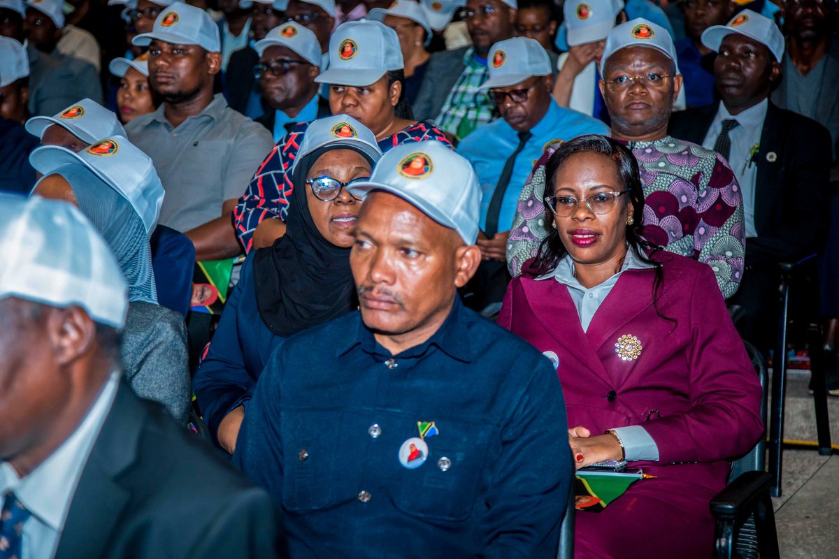 Mwenyekiti wa Bodi ya Uongozi ya Chuo cha CBE, Prof. Zacharia Mganilwa, na Mkuu wa Chuo - CBE, Prof. Edda T. Lwoga wameshiriki Uzinduzi wa Sera ya Elimu na Mafunzo ya Mwaka 2014 toleo la 2023 uliofanyika katika Ukumbi wa Mikutano wa Jakaya Kikwete, Dodoma tarehe 01 Februari, 2025