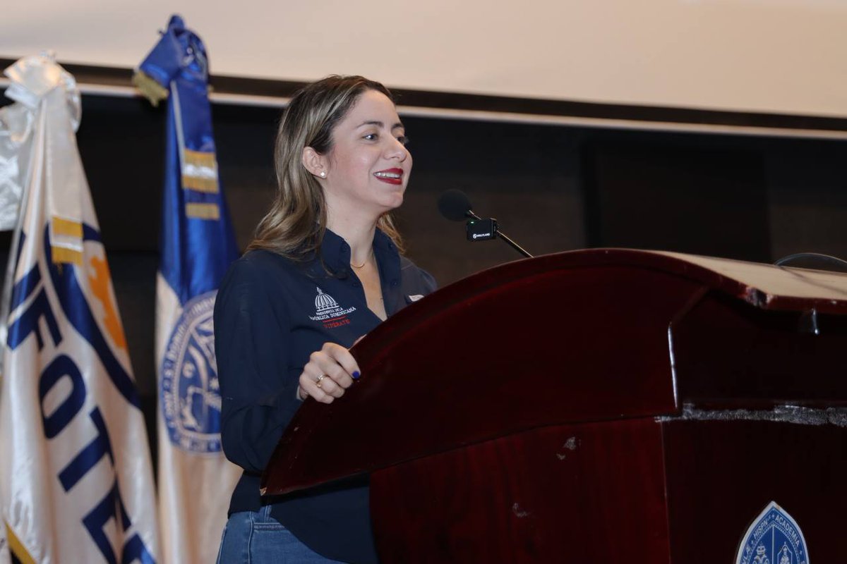 BennyMetz's tweet image. Conadis en Barahona

Con la buena amiga @GloriaReyesG directora de @SuperateRDO en foro explicando los servicios de esta institución con la que @ConadisRD desarrolla algunos de ellos.

#ConadisConTodos