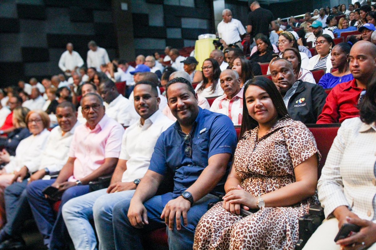 BennyMetz's tweet image. Conadis en Barahona

Con la buena amiga @GloriaReyesG directora de @SuperateRDO en foro explicando los servicios de esta institución con la que @ConadisRD desarrolla algunos de ellos.

#ConadisConTodos