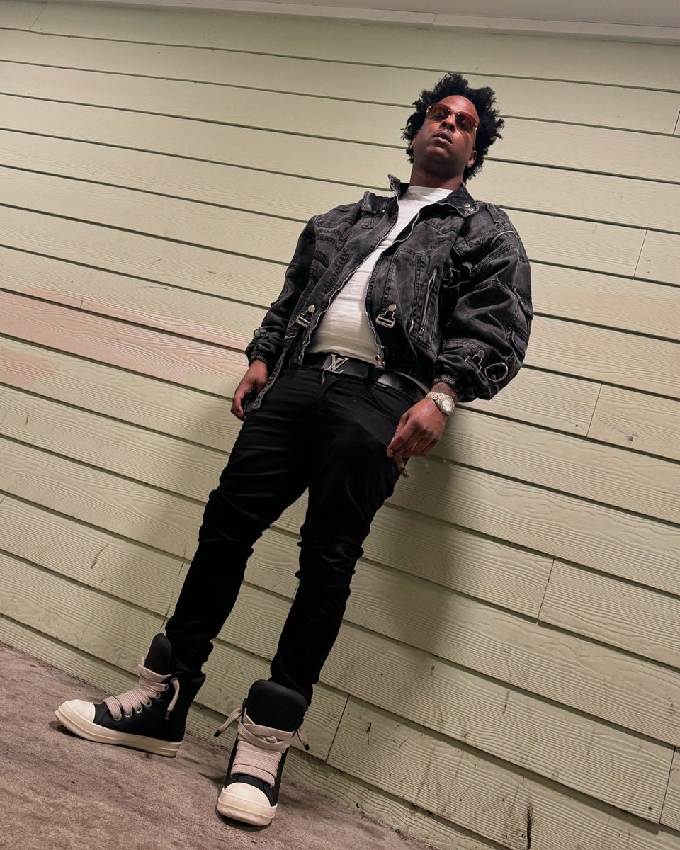__KC__90s's tweet image. 🖤🥶🖤
