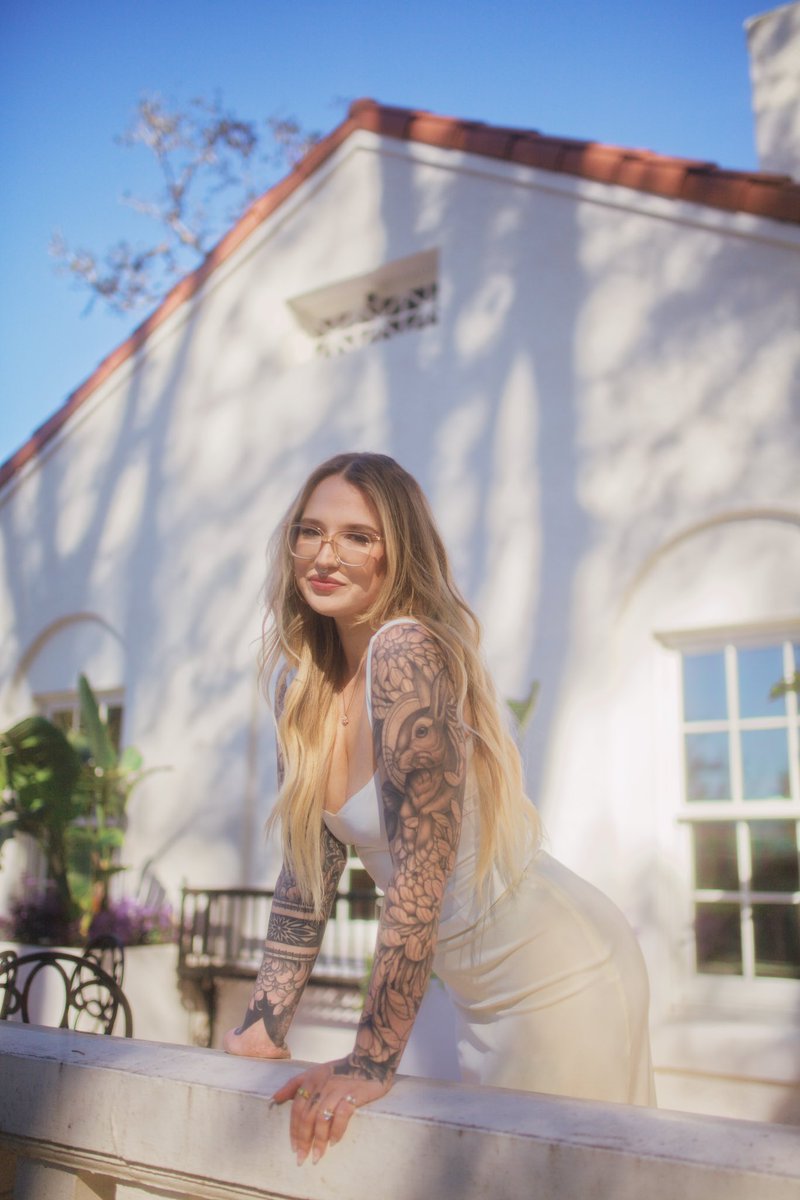 stopdotcom's tweet image. meet me in the garden 🌿✨