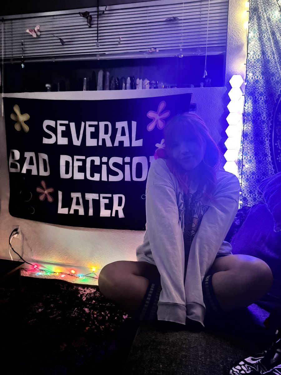 _blazinqueen5's tweet image. Leaving The World Behind✌🏼🛸✨ 

#atliens #leavingtheworldbehind #ravebabe #edmlifestyle