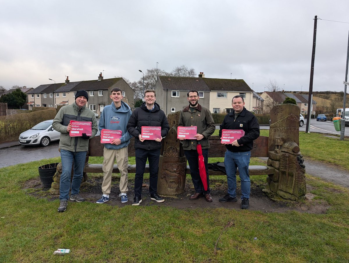 LabourAidan's tweet image. We have spoken to hundreds of people this weekend and it’s clear our community feels let down by the SNP. Only @ScottishLabour is committed to properly funding our public services and rebuilding our communities. 

Great to have @mgshanks and @PaulJSweeney join us!