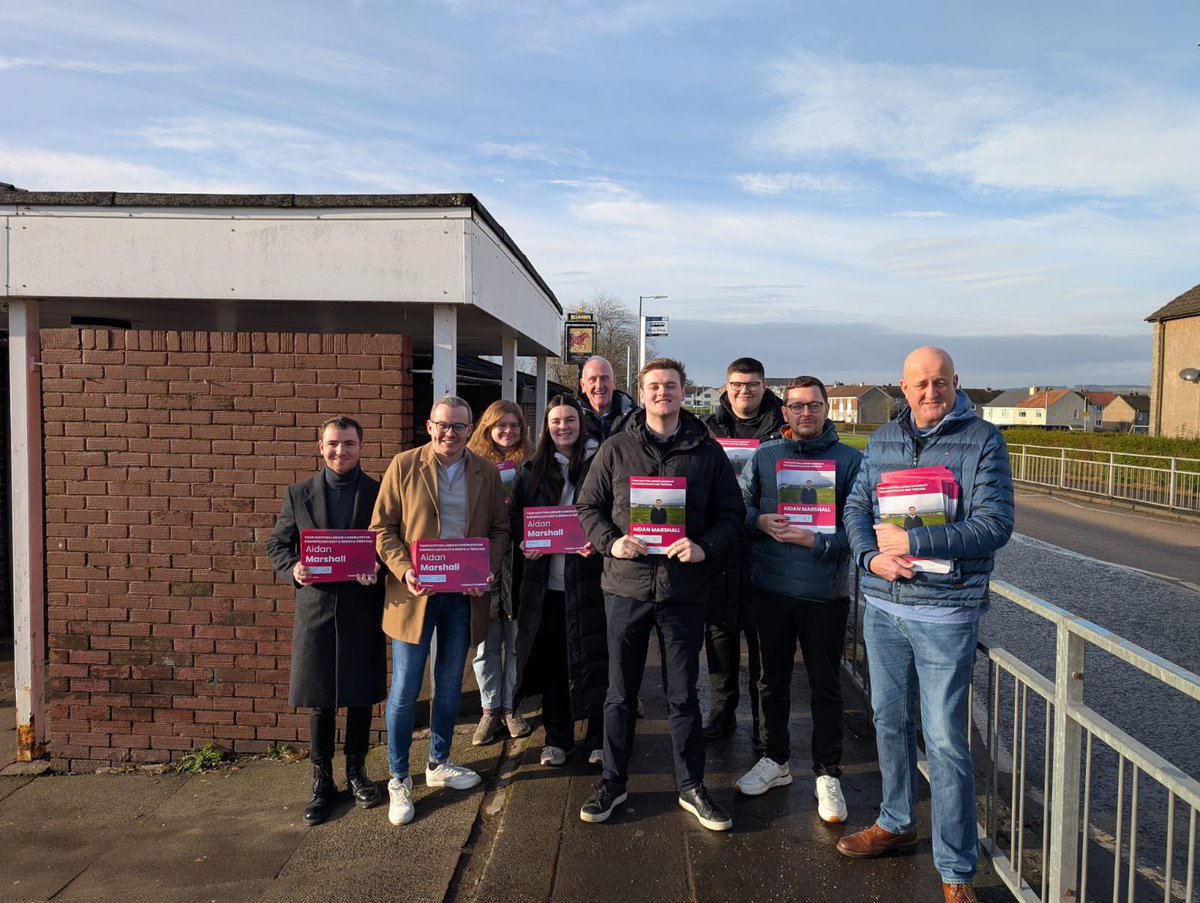LabourAidan's tweet image. We have spoken to hundreds of people this weekend and it’s clear our community feels let down by the SNP. Only @ScottishLabour is committed to properly funding our public services and rebuilding our communities. 

Great to have @mgshanks and @PaulJSweeney join us!