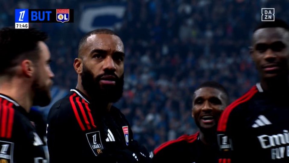 Wesh <a href="/LacazetteAlex/">Alexandre Lacazette</a> t’es con ou quoi ?? 😂😂🫵

#OMOL 3️⃣-2️⃣