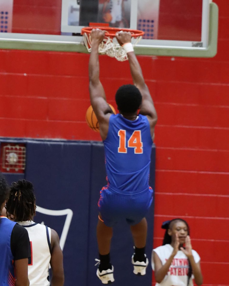 🤯 Throw it down big fella!

<a href="/pettigrewluv12/">Joshua Pettigrew</a>