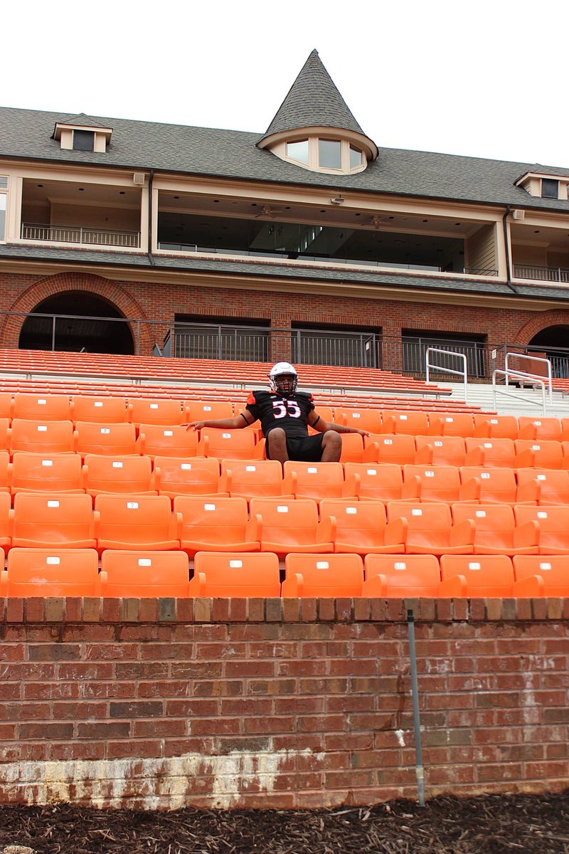 After a great visit and conversation with <a href="/taylorbetsu32/">Billy Taylor</a> I am extremely blessed to receive an offer from Tusculum University. #AGTG #blessed <a href="/MMoody111/">Matt Moody</a> @_Coach_Mc