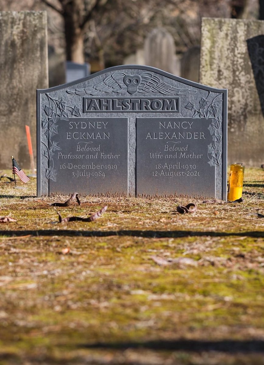 Tombstones with Atypical Fonts (@unusualgraves) on Twitter photo 