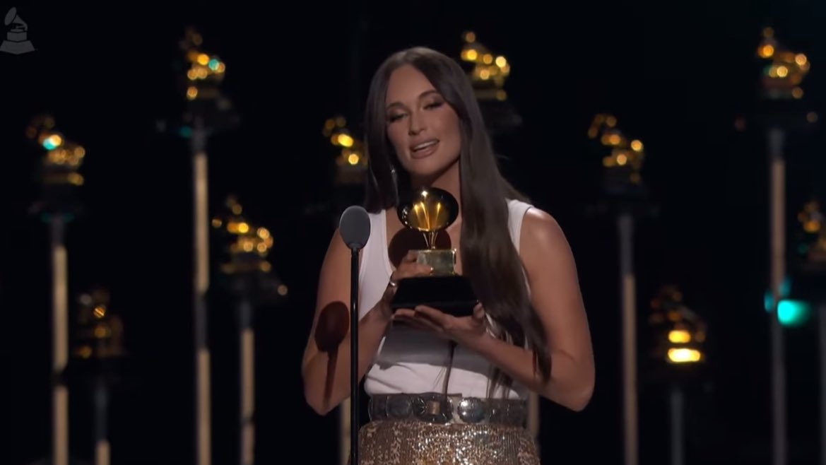 KaceyBrasil's tweet image. Kacey Musgraves is the second female artist in HISTORY to win “Best Country Song” thrice.