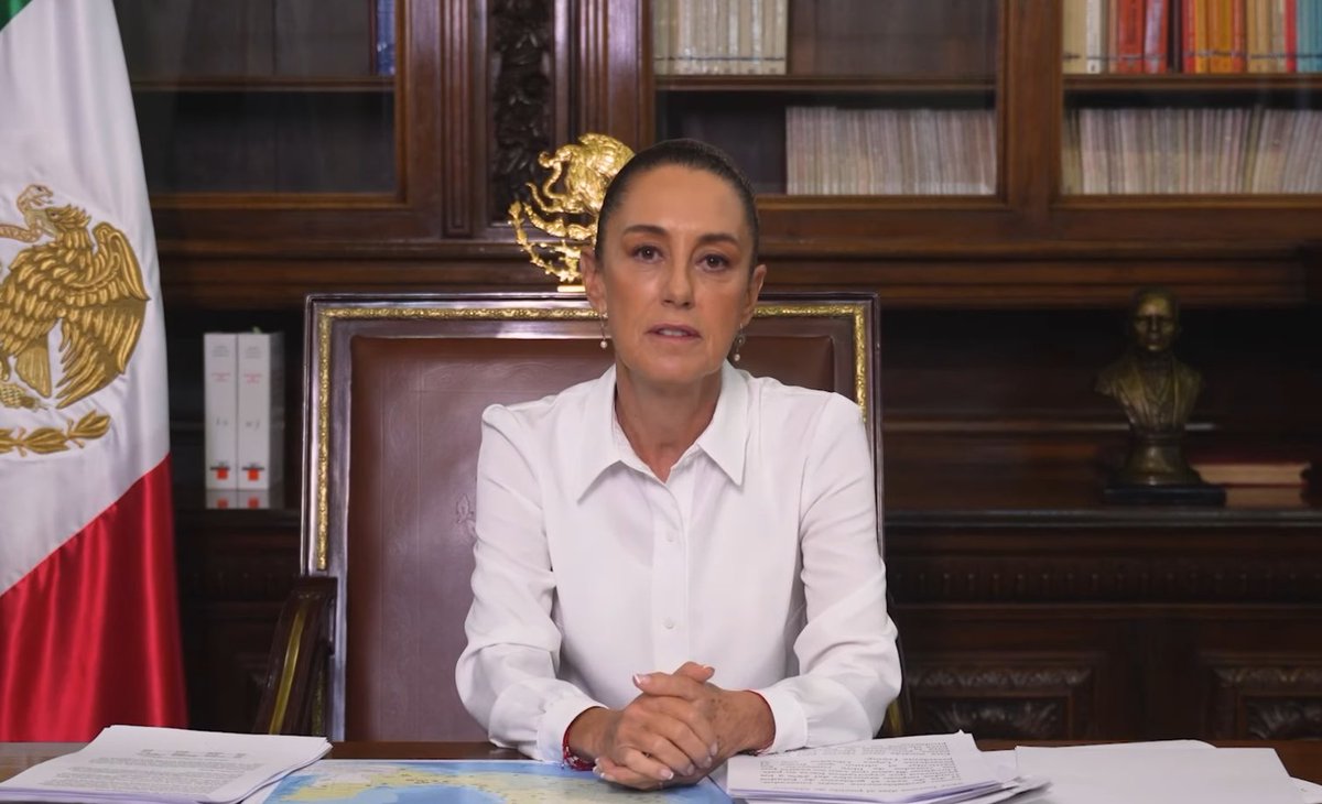 UNIVERSITAM's tweet photo. En mensaje a la Nación la #Presidenta #ClaudiaSheinbaum responde a los aranceles de EE.UU. y rechaza acusaciones de la #CasaBlanca

https://t.co/AGREQrN4uX

#Noticias #Nacionales #Noticiero #Nacional #gobiernodeMéxico #Mexico #EEUU #Trump #Trump2025 https://t.co/J5l9T7KPko