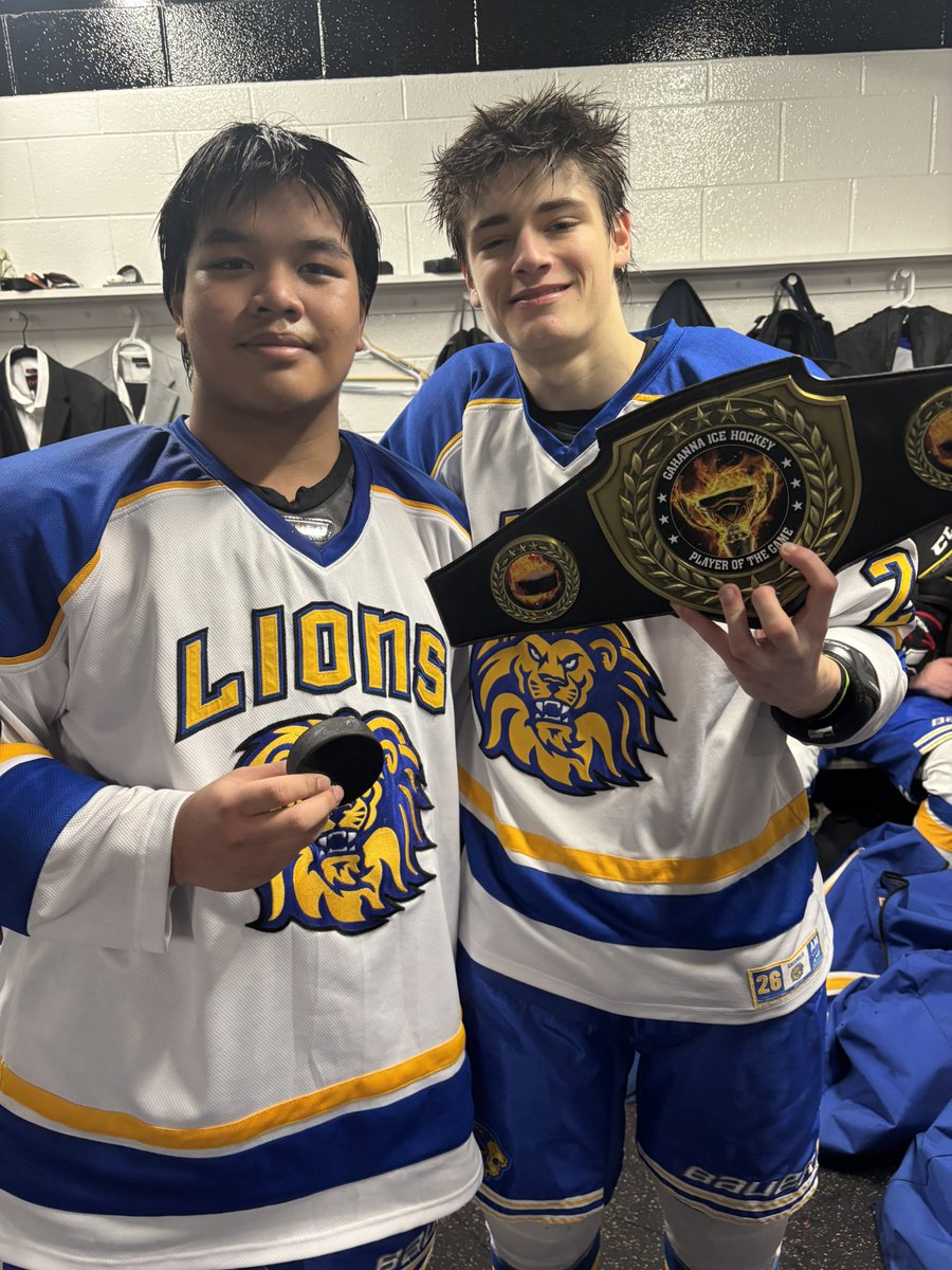 GahannaHockey's tweet photo. Lions win their last game of the regular season 3-2 over Kilbourne on senior night! Congrats to our 8 great seniors! Drew, Brodie, Sam H, Stu, Sam G, Adam, Akai, and Kyler. Player of the game belt goes to Dom with 1 G and 1A. Arwyn scores his first varsity goal! #GoLions https://t.co/YCDvOE5E2B