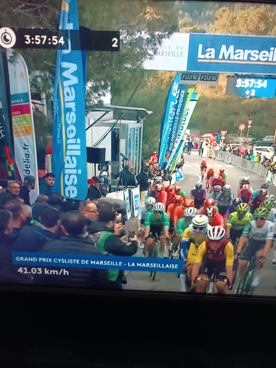 manukriegom13's tweet photo. @CKadoum @ValentinFerron @gplmarseillaise 💪 https://t.co/XT2xiR7ADg