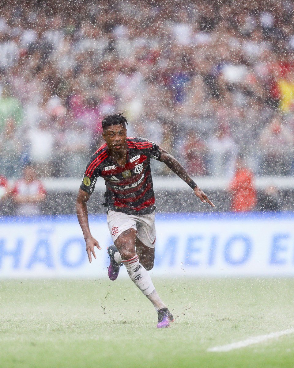 futtmais's tweet photo. Bruno Henrique, o homem apaixonado por clássicos e jogos decisivos.

O camisa 27 é merecedor demais. https://t.co/5jHragYUJf