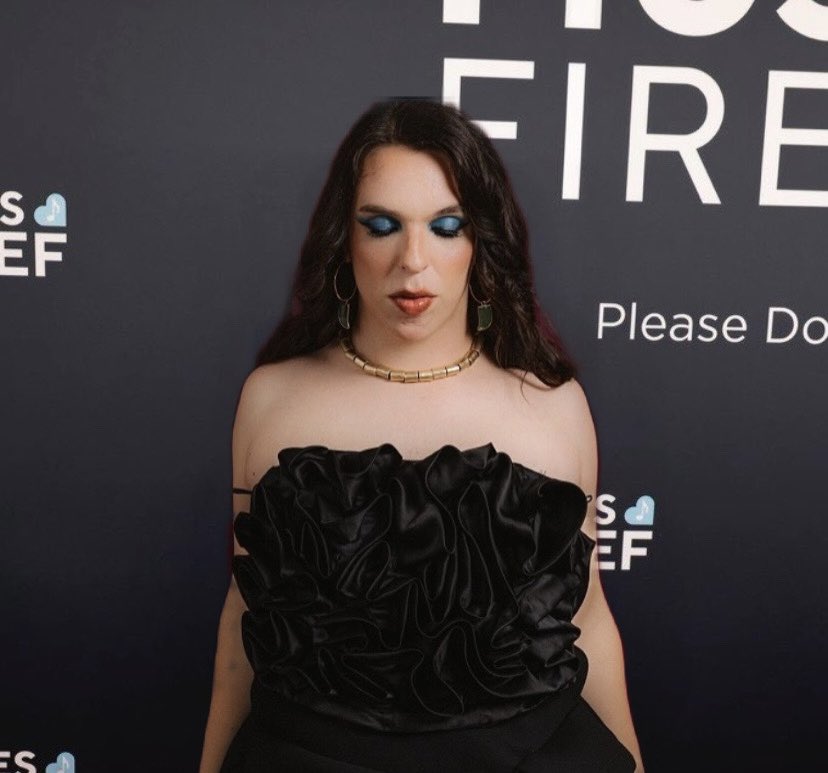 p0ptuga's tweet image. KikoisHot arrives at the #GRAMMYs red carpet.