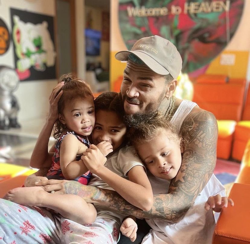 21 years of Industry blackballing, cold shoulders and award snubs, Chris Brown never failed to put out good music. Never ❤️🐐 #GRAMMYs