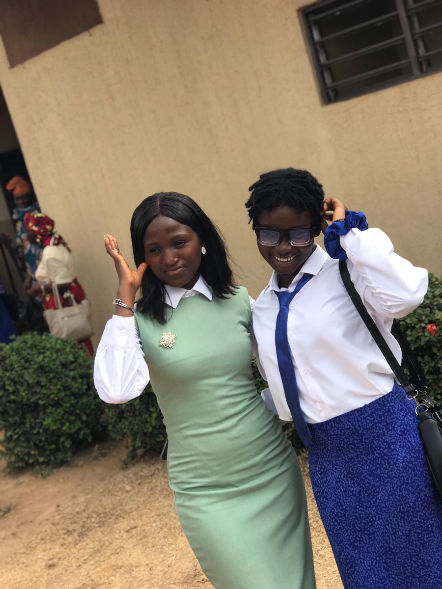 ope_yeemii's tweet photo. Took beautiful pictures at the Kingdom Hall today ... So I'll be sharing some...β¨ππ
#jw #modestwears https://t.co/4fJopO1QJn