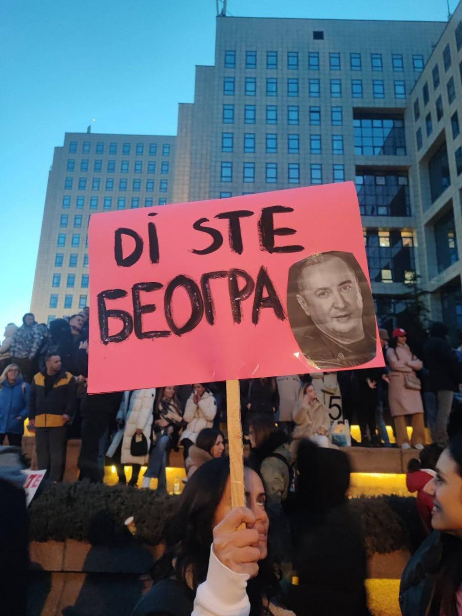 Уметница tweet media