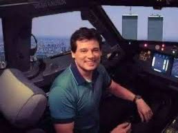 mirrorbll's tweet image. sendo sincera o ttpd não ganharia nem a categoria álbum sobre matty healy já que esse seria o badlands da halsey