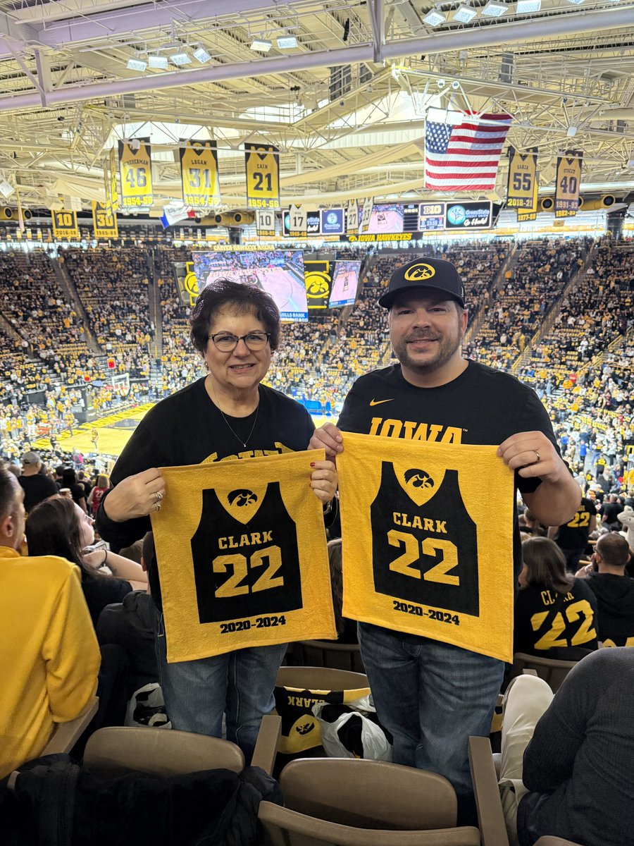 Land_Realtor's tweet photo. #FightForIowa The CC effect is in Carver today!!! #caitlynclark https://t.co/nq65RZAN0M