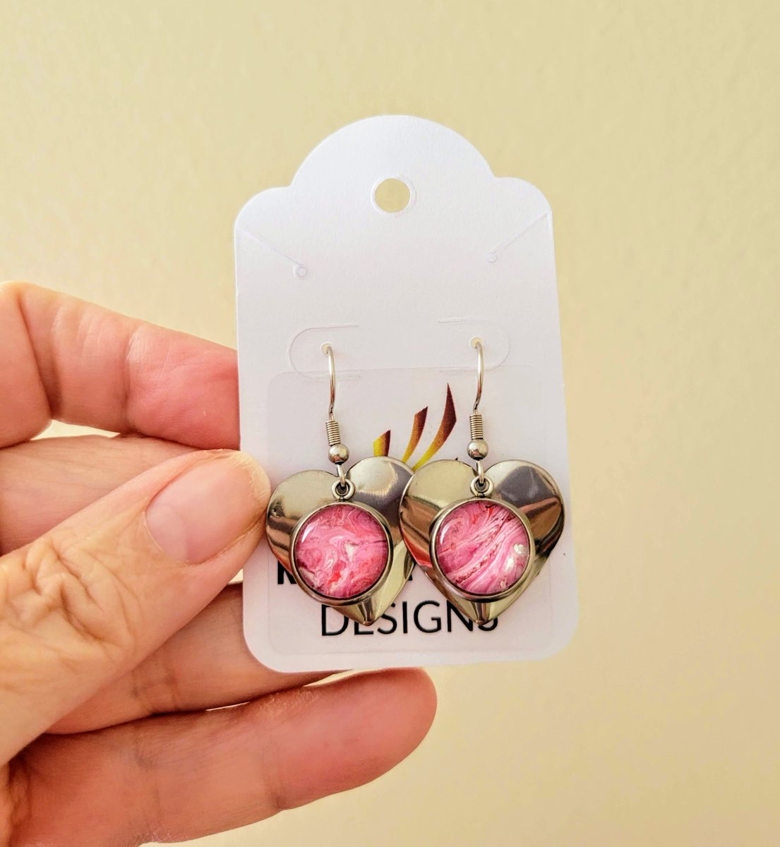 RaphaArtsDesign's tweet photo. Beautiful dangling earrings with swirling colors centers are sure to be a hit. Use code VAL20 for 20% off orders over $10. https://t.co/Bkozevoi1h https://t.co/Dmu0VUByuU