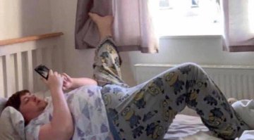 q divertido es criticar los outfit de los grammys cuando yo soy literalmente esta