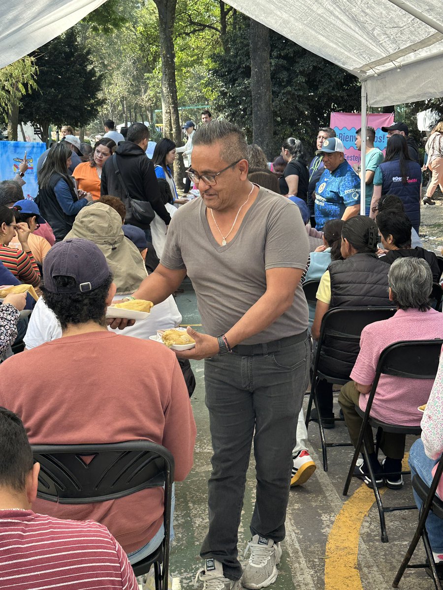 GenteLindaMH's tweet photo. El equipo Gente Linda queremos agradecer de corazón a los vecinos de Reforma Social por recibirnos con tanto cariño y permitirnos compartir juntos esta hermosa celebración del Día de la Candelaria. 

#GenteLindaMH 
#CompromisoExperienciaYResultados https://t.co/splpbH2EDY