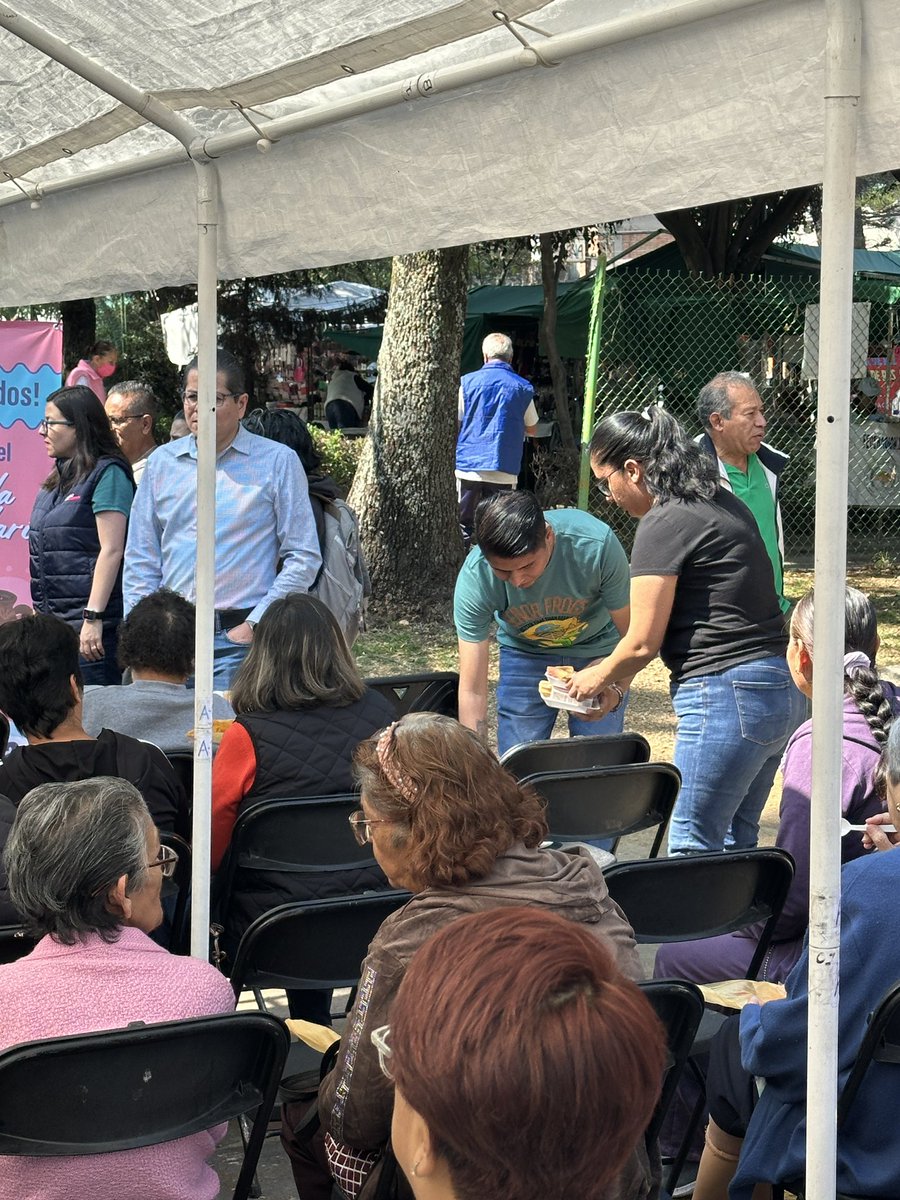 GenteLindaMH's tweet photo. El equipo Gente Linda queremos agradecer de corazón a los vecinos de Reforma Social por recibirnos con tanto cariño y permitirnos compartir juntos esta hermosa celebración del Día de la Candelaria. 

#GenteLindaMH 
#CompromisoExperienciaYResultados https://t.co/splpbH2EDY